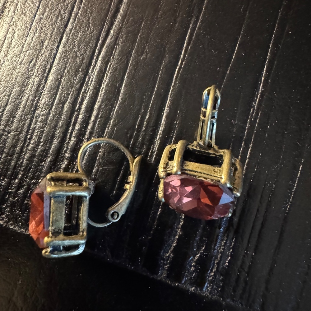 Chloe & Isabel - Earrings Garnet - Picture 3 of 4